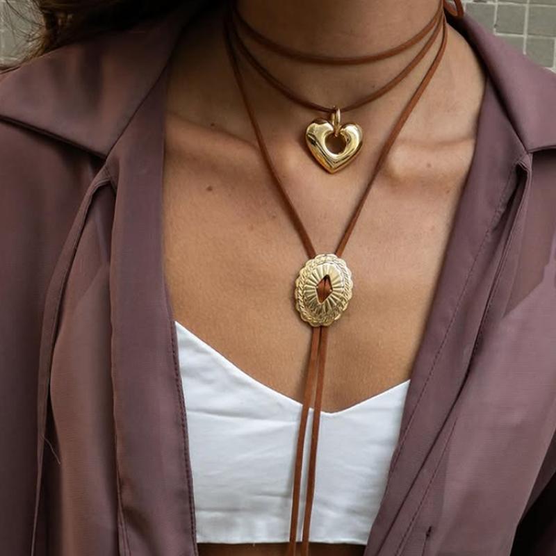 2Pcs/Set Vintage Hollow Heart Rope Chain Pendant Necklaces for Women Fashion Multilayer Gold Color Necklaces Party Jewelry Gifts
2Pcs/Set Vintage Hollow Heart Rope Chain Pendant Necklaces for Women Fashion Multilayer Gold Color Necklaces Party Jewelry Gifts