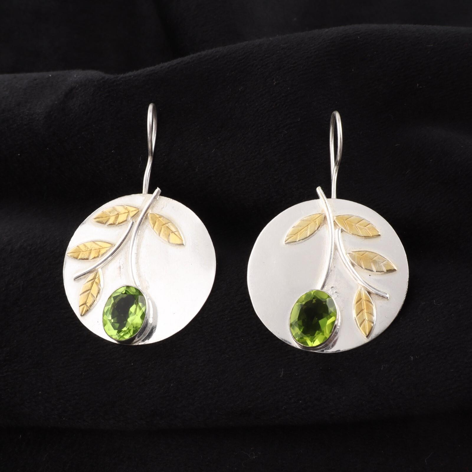 Peridot Gemstone 925 Sterling Silver Women Jewelry Handmade Hook Earrings 1.73 EE-176-17
Peridot Gemstone 925 Sterling Silver Women Jewelry Handmade Hook Earrings 1.73 EE-176-17