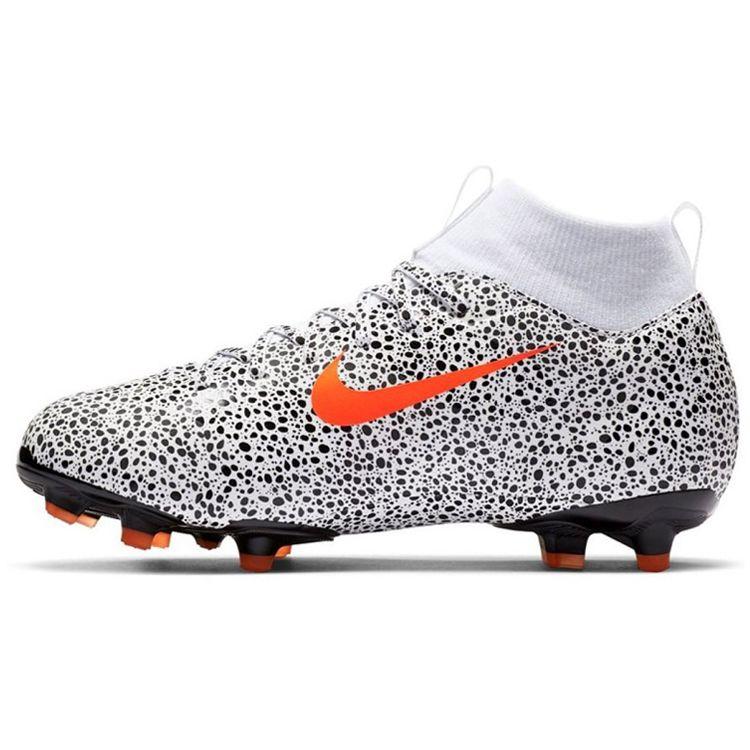 Детские кроссовки Nike CR7 x Mercurial Superfly 7 Academy MG GS Safari Оранжевый Белый Черный CV3182-180
Детские кроссовки Nike CR7 x Mercurial Superfly 7 Academy MG GS Safari Оранжевый Белый Черный CV3182-180