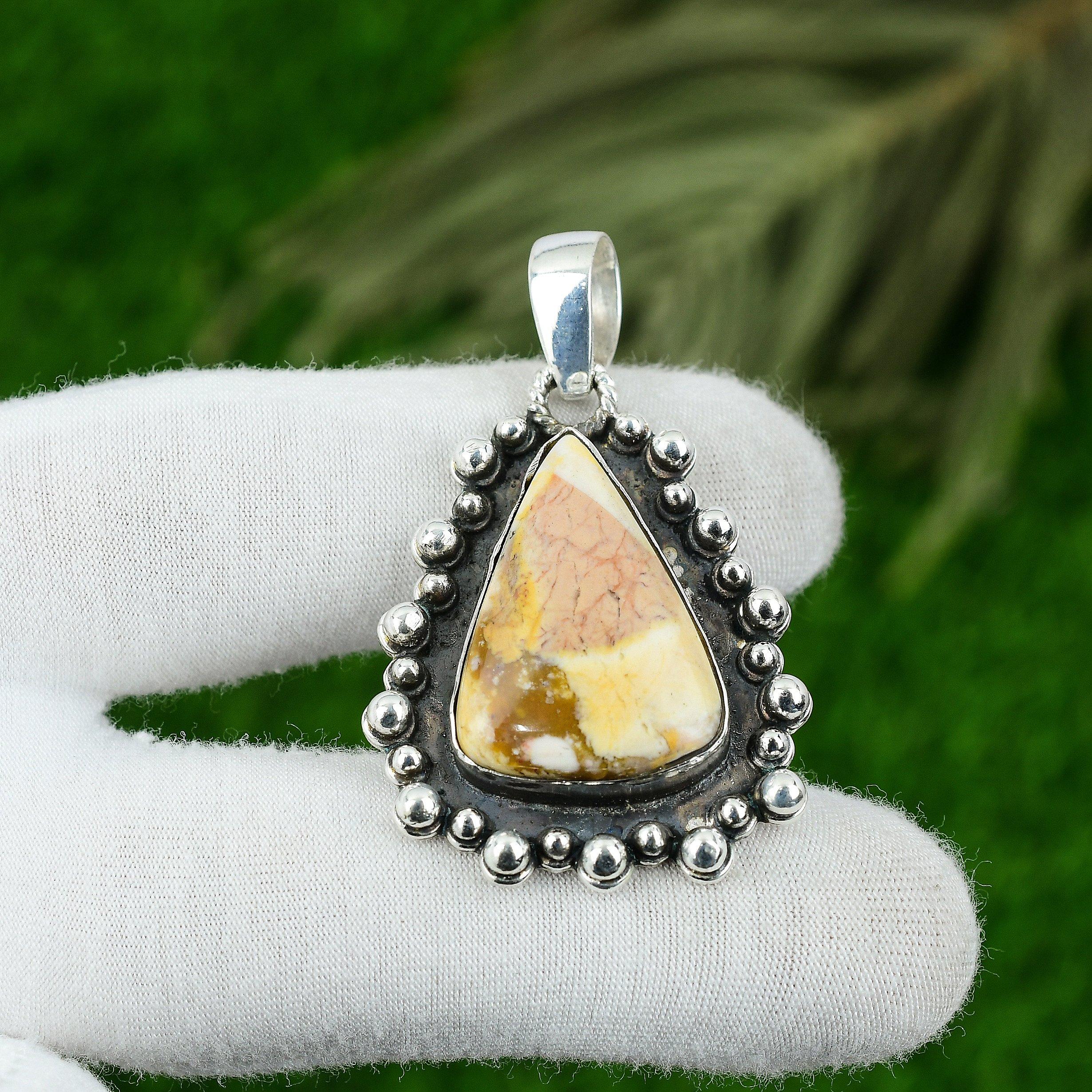 Natural Mookaite Gemstone Pendant Yellow 925 Sterling Silver Indian Jewelry
Natural Mookaite Gemstone Pendant Yellow 925 Sterling Silver Indian Jewelry