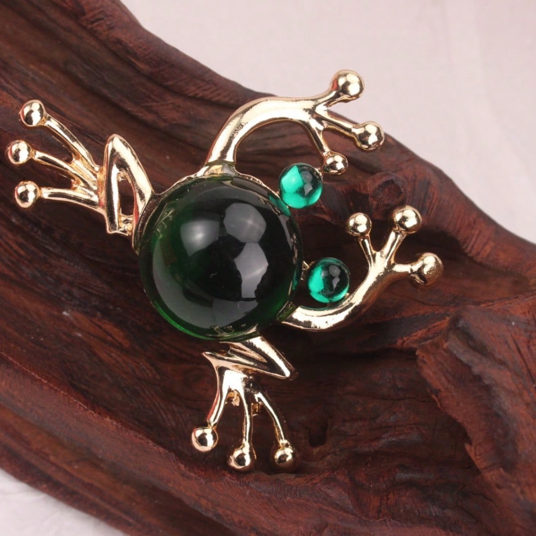 1pc Gold-Tone Cute Frog Brooch - Green Gemstone, Intricate Animal Design, for Daily Wear & Retro Style Enthusiasts, Ideal Gift
1pc Gold-Tone Cute Frog Brooch - Green Gemstone, Intricate Animal Design, for Daily Wear & Retro Style Enthusiasts, Ideal Gift