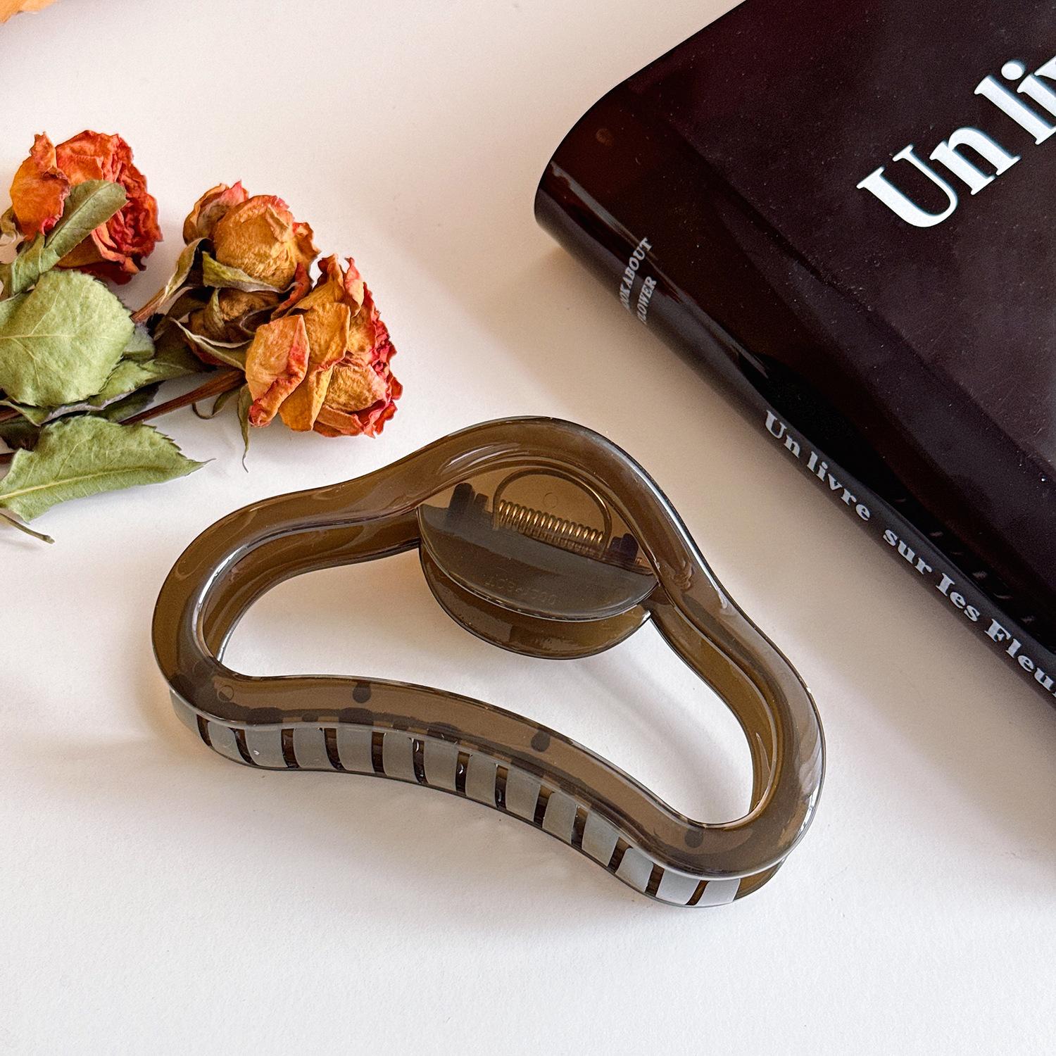 Стильная большая заколка-краб для волос Элегантный модный аксессуар для женщин Изысканный Gray11.5cm
Стильная большая заколка-краб для волос Элегантный модный аксессуар для женщин Изысканный Gray11.5cm