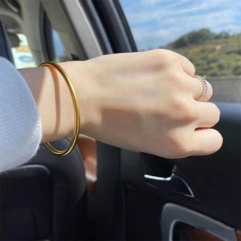 1 Piece Minimalist Plain Hoop Bracelet, Light Luxury Matte Style, Suitable for Daily Commute / Stacking / Gift Giving
1 Piece Minimalist Plain Hoop Bracelet, Light Luxury Matte Style, Suitable for Daily Commute / Stacking / Gift Giving