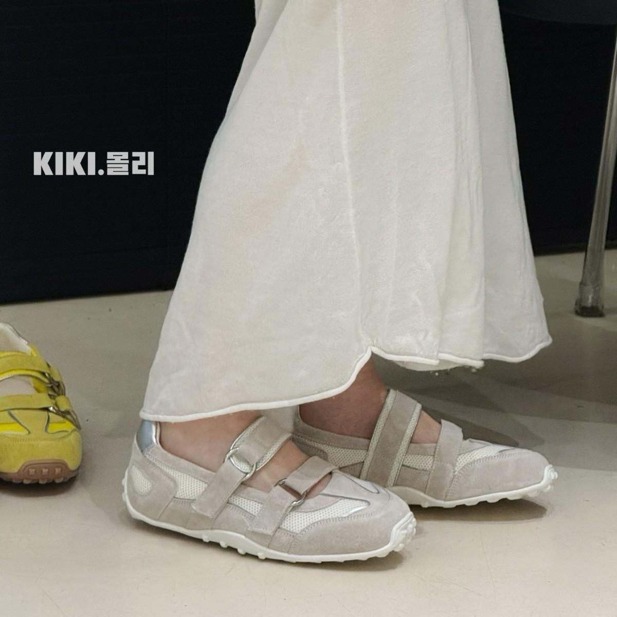 Inner height increase Velcro locomotive shoes spring and summer new thick-soled sports wind soft-soled shallow mouth breathable casual shoes women 40
Inner height increase Velcro locomotive shoes spring and summer new thick-soled sports wind soft-soled shallow mouth breathable casual shoes women 40