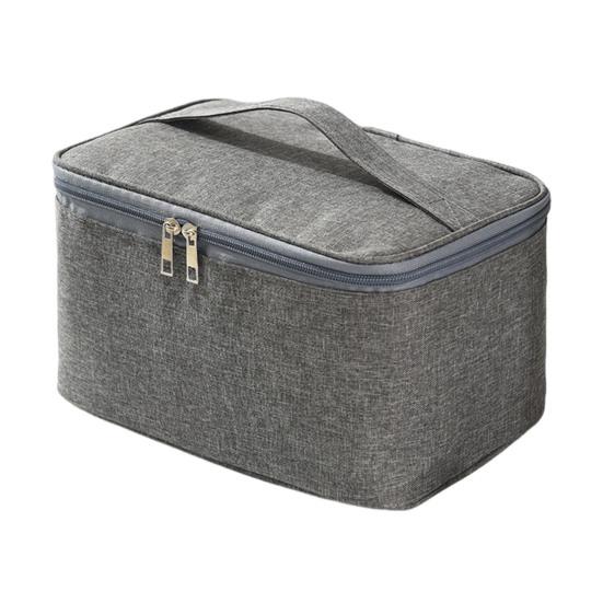 Дорожный косметический кейс, сумка для макияжа с верхней ручкой, большой вместимости, водонепроницаемый органайзер для туалетных принадлежностей серый
Дорожный косметический кейс, сумка для макияжа с верхней ручкой, большой вместимости, водонепроницаемый органайзер для туалетных принадлежностей серый
