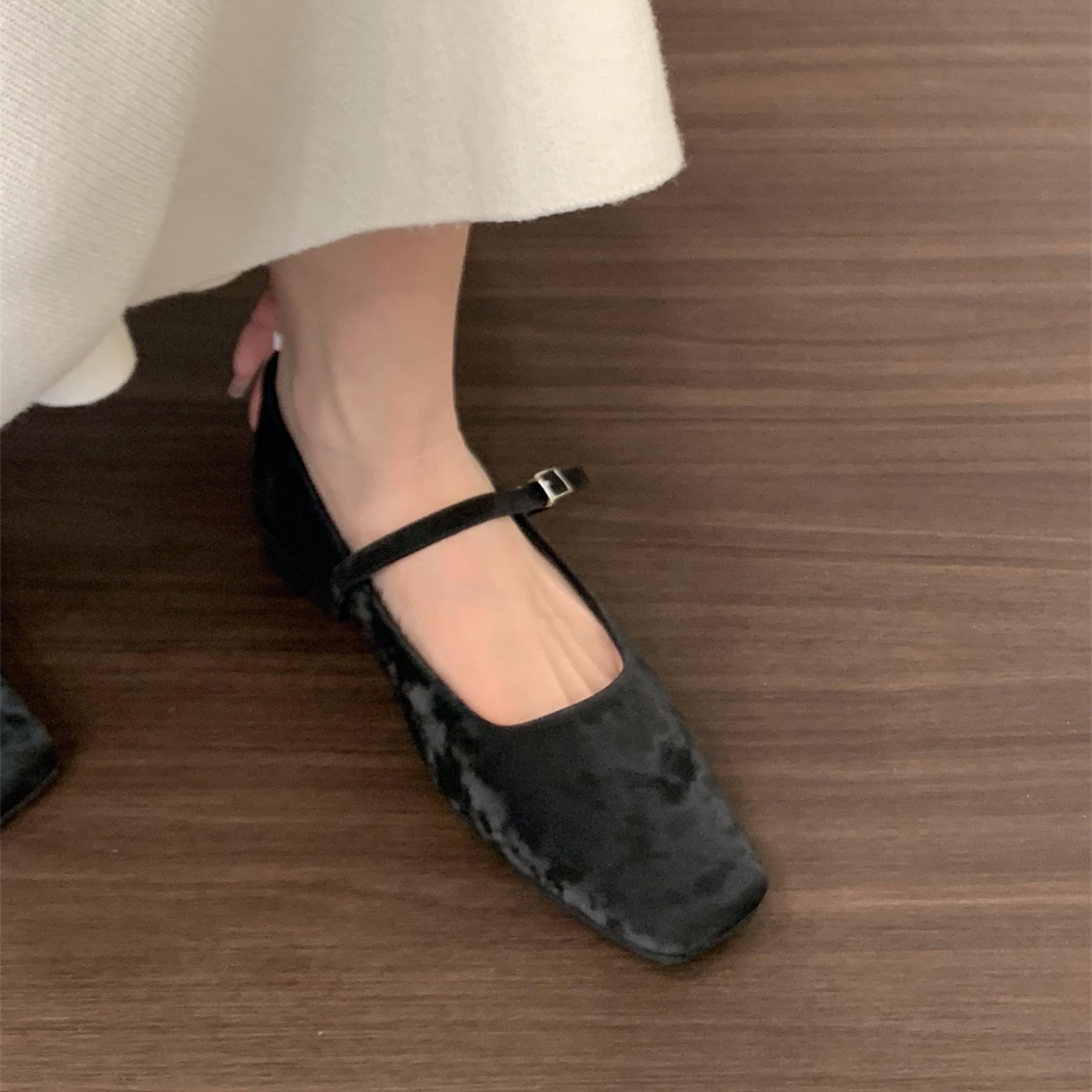 Мода Bailamos 2025 Весна Женские Бархатные Балетки Женские Повседневные Платье Балетки Квадратный Носок Неглубокие Мягкие Туфли Балерины Классика Muj 39 чёрный
Мода Bailamos 2025 Весна Женские Бархатные Балетки Женские Повседневные Платье Балетки Квадратный Носок Неглубокие Мягкие Туфли Балерины Классика Muj 39 чёрный