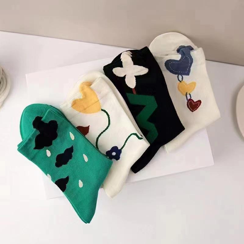 Spring & Autumn Women s Trendy Flower Socks - Mid-Calf, Black & Green with 3D Butterfly & Heart Design, Perfect for Girls One Size
Spring & Autumn Women s Trendy Flower Socks - Mid-Calf, Black & Green with 3D Butterfly & Heart Design, Perfect for Girls One Size