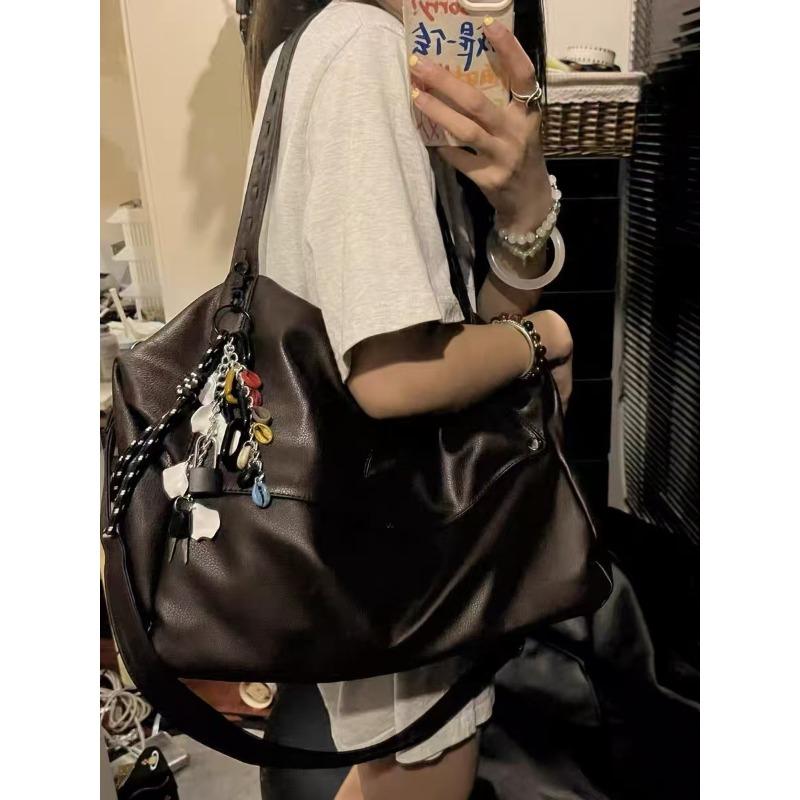 College style simple large-capacity airport stray bag women s soft leather tote bag college student shoulder messenger bag tide кофейный
College style simple large-capacity airport stray bag women s soft leather tote bag college student shoulder messenger bag tide кофейный