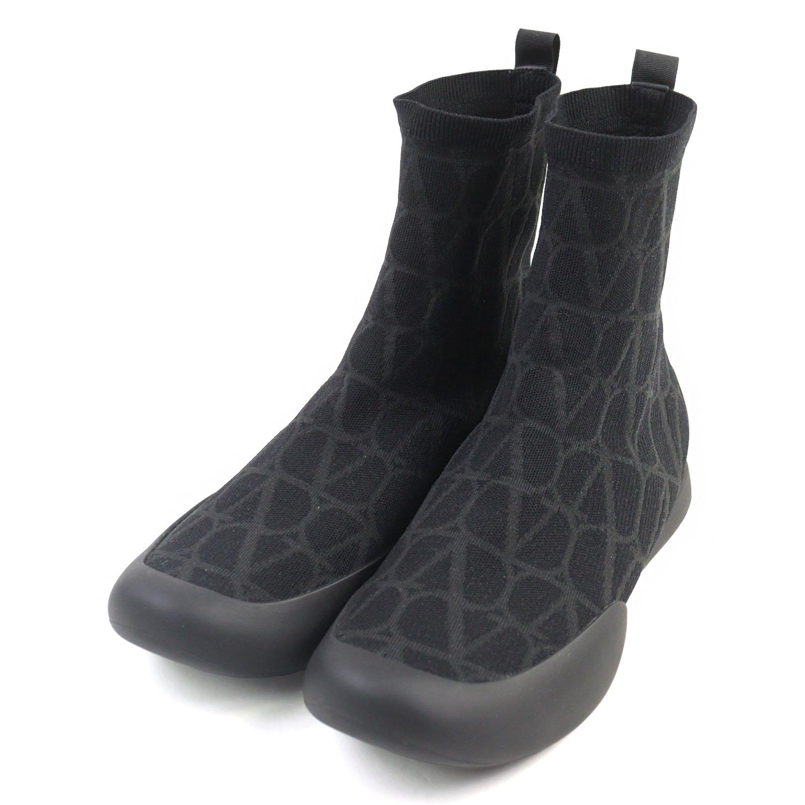 Valentino Garavani sock boots City Shore Toile Iconograph 42 3Y2S0H35JFX Used
Valentino Garavani sock boots City Shore Toile Iconograph 42 3Y2S0H35JFX Used