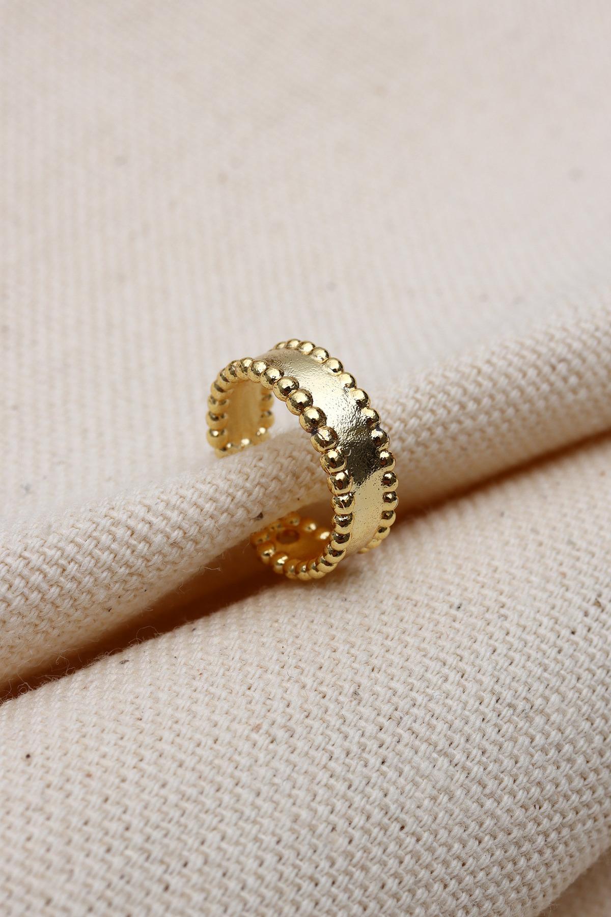 Винтажные серьги-каффы золотого цвета с хрящом
Винтажные серьги-каффы золотого цвета с хрящом