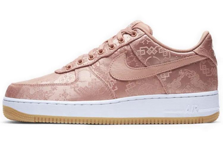 Nike Air Force 1 Low Clot Rose Gold Silk Regular Box CJ5290-600 42.5
Nike Air Force 1 Low Clot Rose Gold Silk Regular Box CJ5290-600 42.5