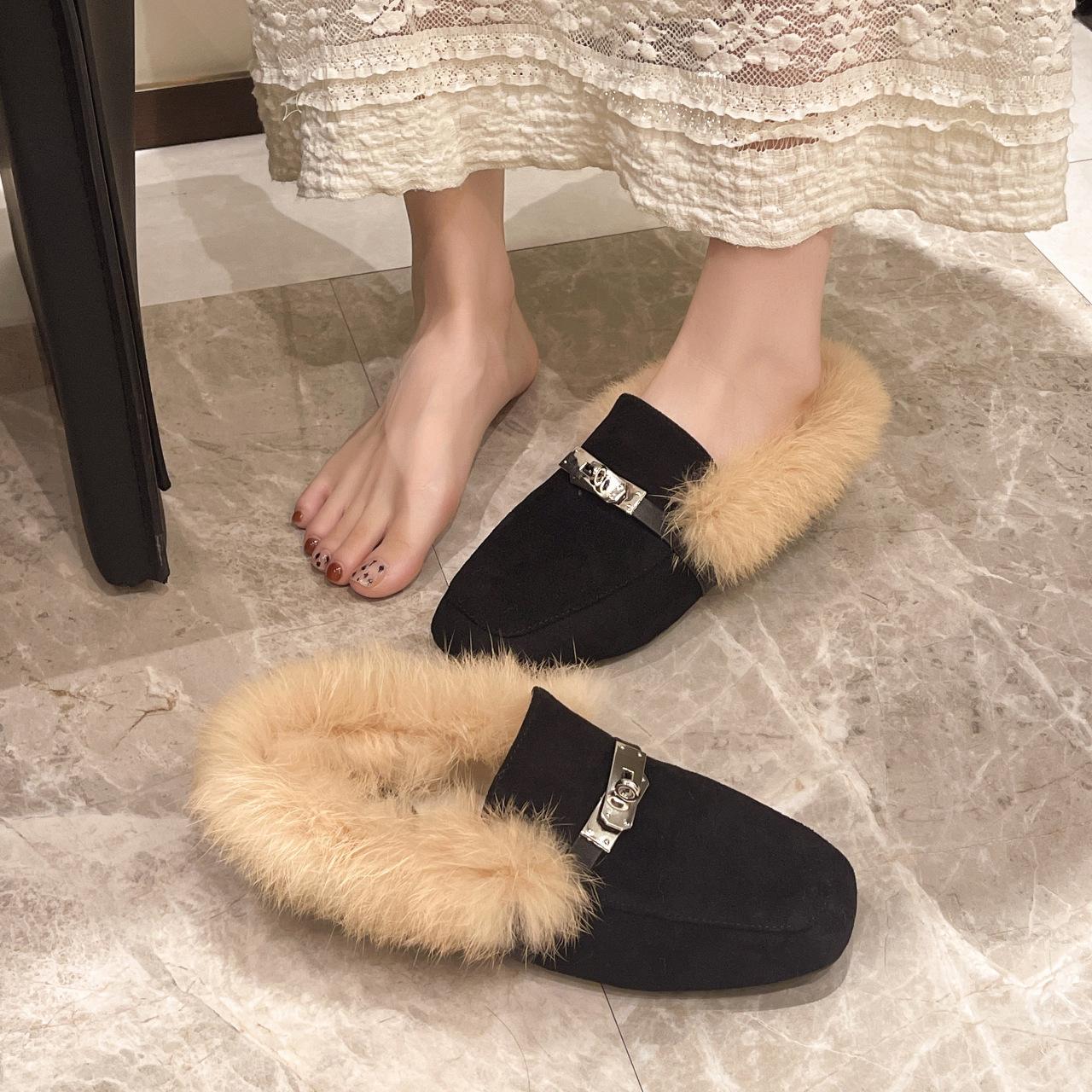Baotou warm fluffy half slippers women s wear flat bottom autumn and winter piled one pedal heel-free Muller cotton slippers 35 чорний
Baotou warm fluffy half slippers women s wear flat bottom autumn and winter piled one pedal heel-free Muller cotton slippers 35 чорний