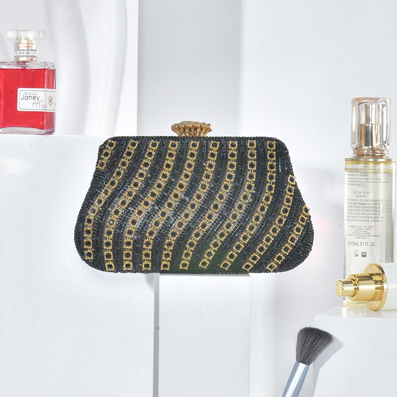 New Arrival Rhinestones Women Evening Bags Beading Diamonds Metal Clutch Bags Chain Shoulder Handbags Glitter Bling Handbag чёрный
New Arrival Rhinestones Women Evening Bags Beading Diamonds Metal Clutch Bags Chain Shoulder Handbags Glitter Bling Handbag чёрный