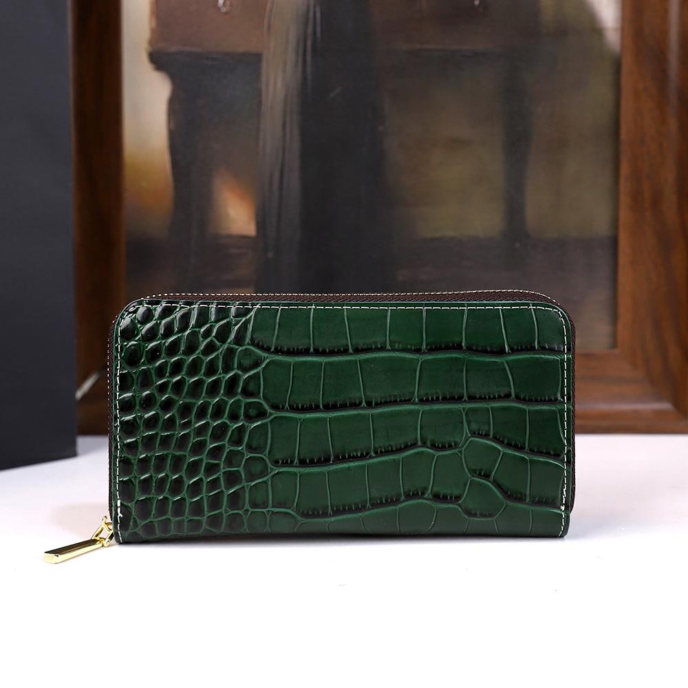 Long Wallet Personalized Creative Retro Bright Leather Women S Wallet Card Bag Crocodile Pattern Multi-Card Trend Gift box
Long Wallet Personalized Creative Retro Bright Leather Women S Wallet Card Bag Crocodile Pattern Multi-Card Trend Gift box