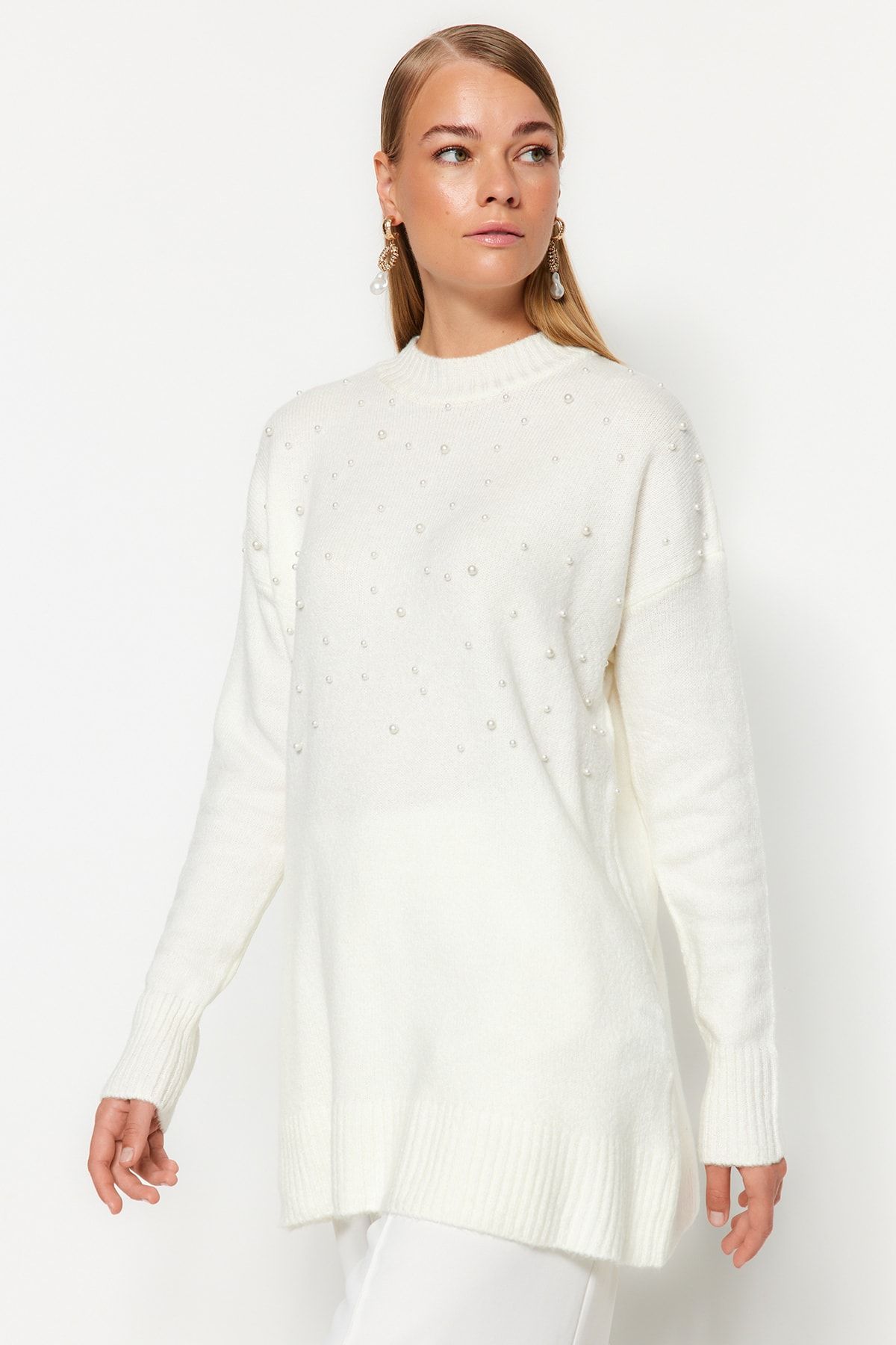 Women s Fashionable Stylish Hijab Sweater Ecru Pearl Detailed Knitwear Sweater L
Women s Fashionable Stylish Hijab Sweater Ecru Pearl Detailed Knitwear Sweater L
