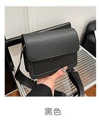 Bags small bag women s new Korean version texture wide shoulder strap small square bag retro shoulder messenger bag чёрный
Bags small bag women s new Korean version texture wide shoulder strap small square bag retro shoulder messenger bag чёрный