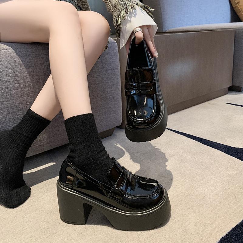 Summer new small leather shoes retro thick heel platform loafers versatile temperament fashionable Mary Jane shoes 40 матовий чорний колір
Summer new small leather shoes retro thick heel platform loafers versatile temperament fashionable Mary Jane shoes 40 матовий чорний колір