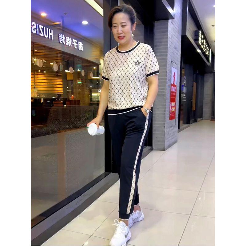 Комплект толстовки для мамы среднего возраста Мода ко Дню матери Западный стиль Досуг Одежда для женщин среднего и пожилого возраста Летний новый комплект из двух предметов Navy blue XL (45.00 kg-52.50 kg recommended
Комплект толстовки для мамы среднего возраста Мода ко Дню матери Западный стиль Досуг Одежда для женщин среднего и пожилого возраста Летний новый комплект из двух предметов Navy blue XL (45.00 kg-52.50 kg recommended