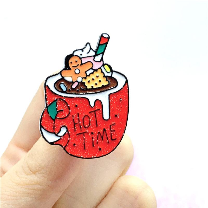 Creative Medal Creative Christmas Badge Brooche Pin Stylish Christmas Tree Brooch For Scarves Clothing Hats Jewelry Accessories
Creative Medal Creative Christmas Badge Brooche Pin Stylish Christmas Tree Brooch For Scarves Clothing Hats Jewelry Accessories
