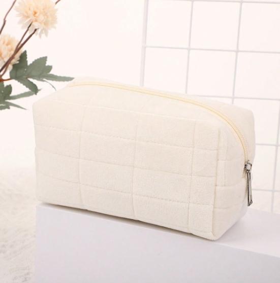 Simple Makeup Bag Pillow Pen Bag High Appearance Level WOMEN S Large Capacity Pillow Bag Portable Storage Bag белый
Simple Makeup Bag Pillow Pen Bag High Appearance Level WOMEN S Large Capacity Pillow Bag Portable Storage Bag белый