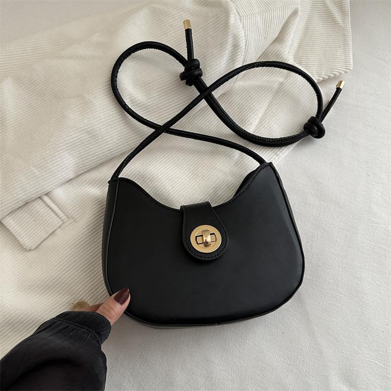 Маленькая сумка высокой ценности женская 2025 новая весна и лето универсальная сумка-мессенджер модная наплечная сумка-подмышка сумка-седло чёрный
Маленькая сумка высокой ценности женская 2025 новая весна и лето универсальная сумка-мессенджер модная наплечная сумка-подмышка сумка-седло чёрный