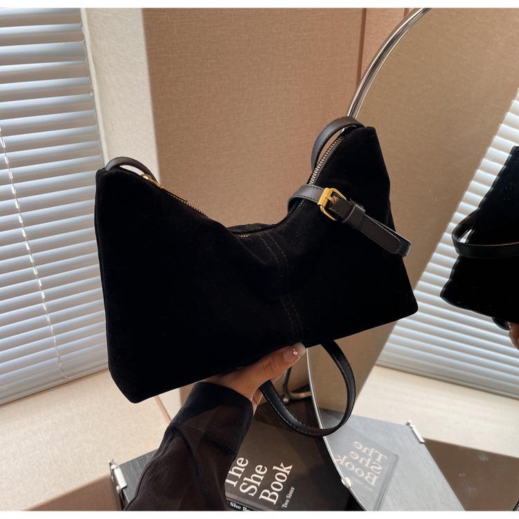 Ретро сумка женская большая вместимость 2024 новая осенняя универсальная сумка через плечо классная сумка-тоут для поездок на работу чёрный