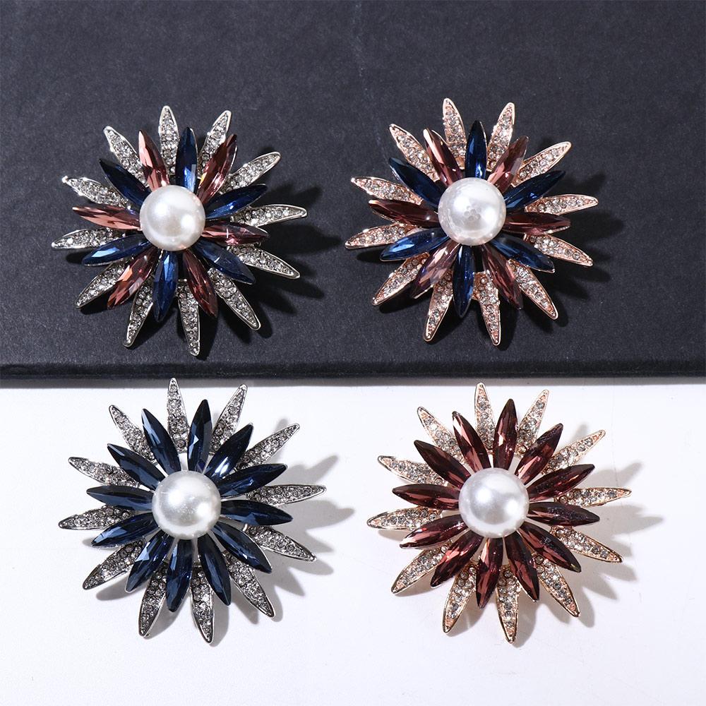 Luxury Flower Jewelry Exquisite Cute Pin Female Brooch Sweater Accessories Korean Style Brooch D
Luxury Flower Jewelry Exquisite Cute Pin Female Brooch Sweater Accessories Korean Style Brooch D