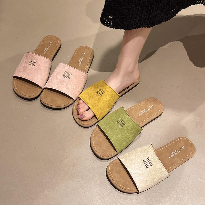 Flat-bottomed cool slippers women s summer wear new beach skirt one-word metal sandals 2025 feel with high-end 35 жёлтый
Flat-bottomed cool slippers women s summer wear new beach skirt one-word metal sandals 2025 feel with high-end 35 жёлтый