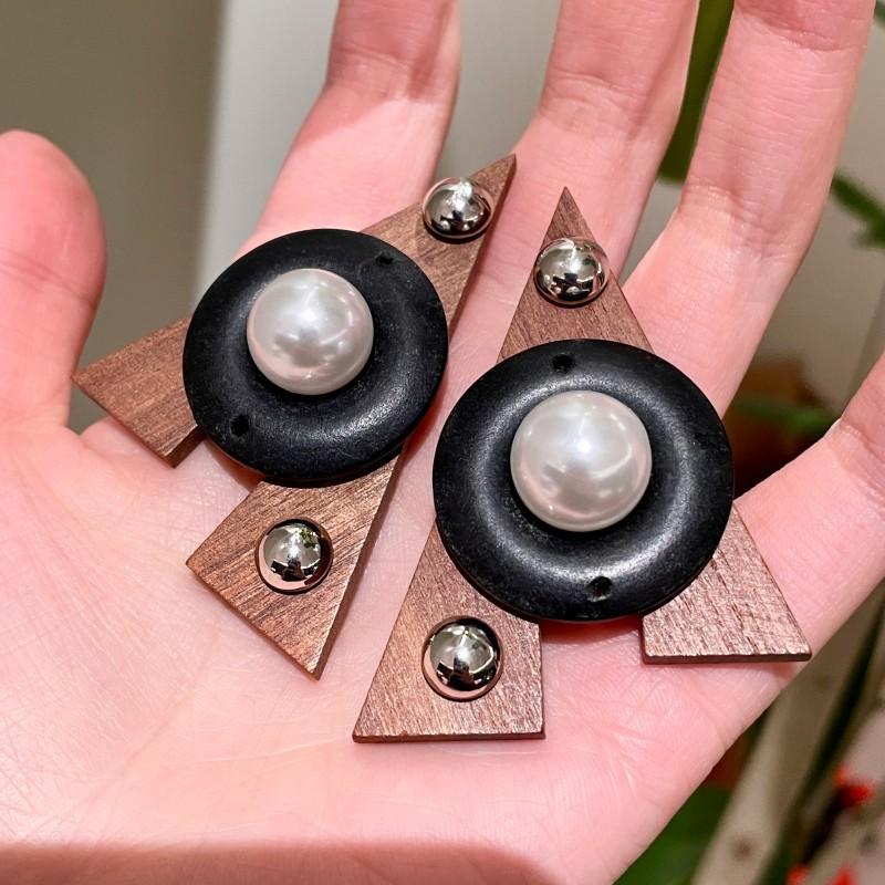 Модные серьги-подвески для женщин коричневый
Модные серьги-подвески для женщин коричневый