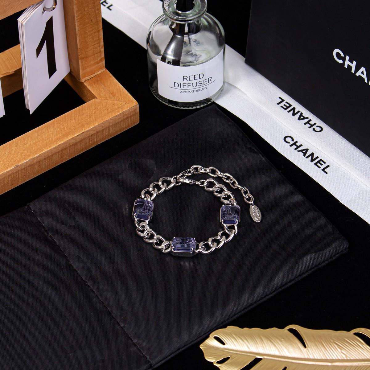 Неоновий триколірний браслет-куб Сатурна - Ретро панк стиль
Неоновий триколірний браслет-куб Сатурна - Ретро панк стиль