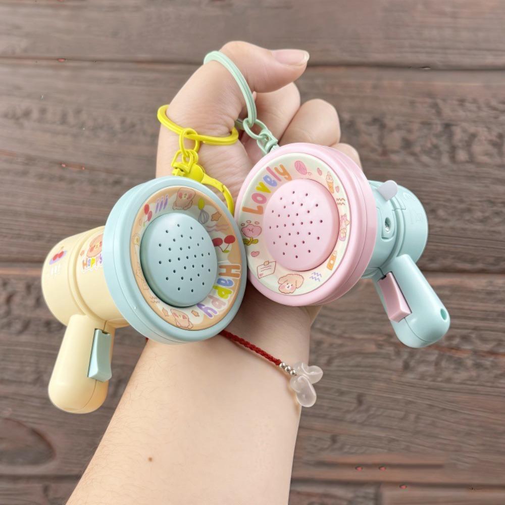 Candy Color Loudspeaker Music Trumpet Pendant Cartoon Bear Handheld Speakers Toy Friend Gift синій/жовтий
Candy Color Loudspeaker Music Trumpet Pendant Cartoon Bear Handheld Speakers Toy Friend Gift синій/жовтий