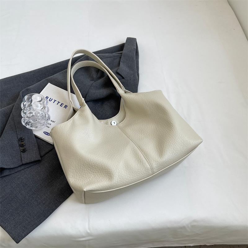 Wholesale soft leather large bag women s bag 2025 autumn and winter new niche fashion tote bag casual shoulder bag armpit bag покинуть белый
Wholesale soft leather large bag women s bag 2025 autumn and winter new niche fashion tote bag casual shoulder bag armpit bag покинуть белый