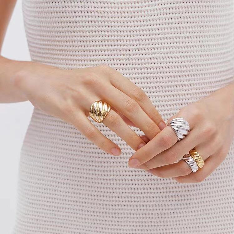 Ribbed Texture Layered Wide Ring - European & American High-End Fashion Women s Band Size 7
Ribbed Texture Layered Wide Ring - European & American High-End Fashion Women s Band Size 7