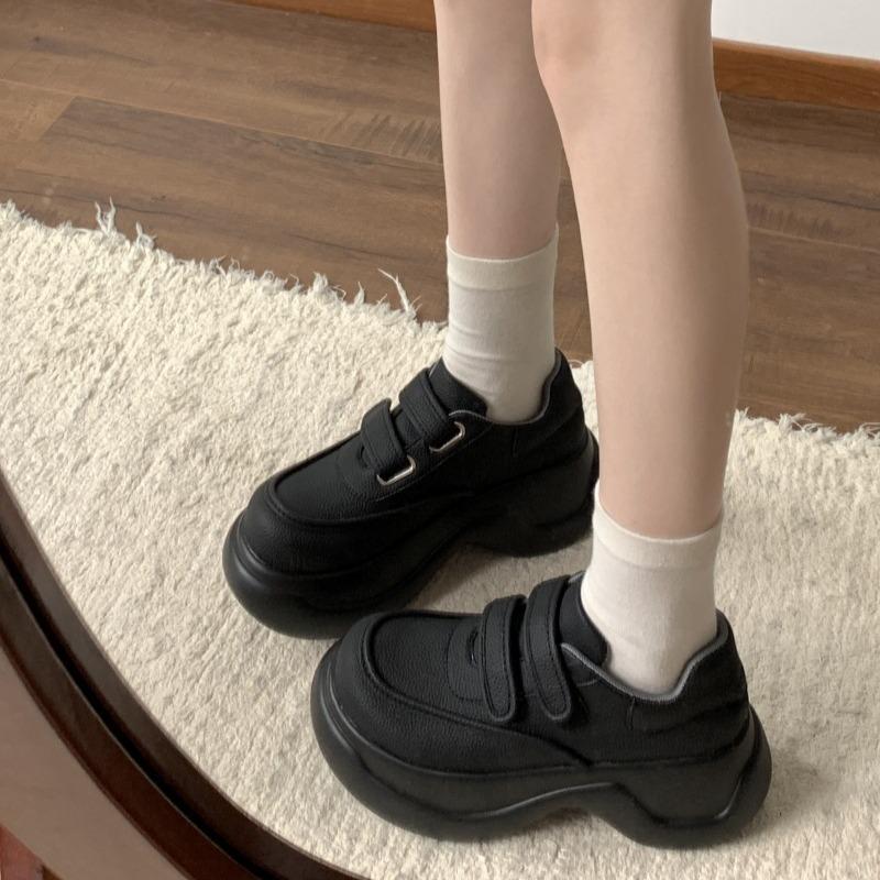 Casual thick-soled black versatile heightening thick-soled small leather shoes women s new autumn popular retro muffin single shoes 35 чёрный
Casual thick-soled black versatile heightening thick-soled small leather shoes women s new autumn popular retro muffin single shoes 35 чёрный