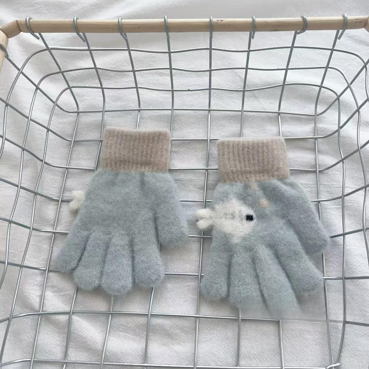 Cartoon Little Fish Full-finger Gloves for Children and Middle Aged Children New Warm and Cute Children s Full Finger Gloves for Autumn and Winter one size
Cartoon Little Fish Full-finger Gloves for Children and Middle Aged Children New Warm and Cute Children s Full Finger Gloves for Autumn and Winter one size