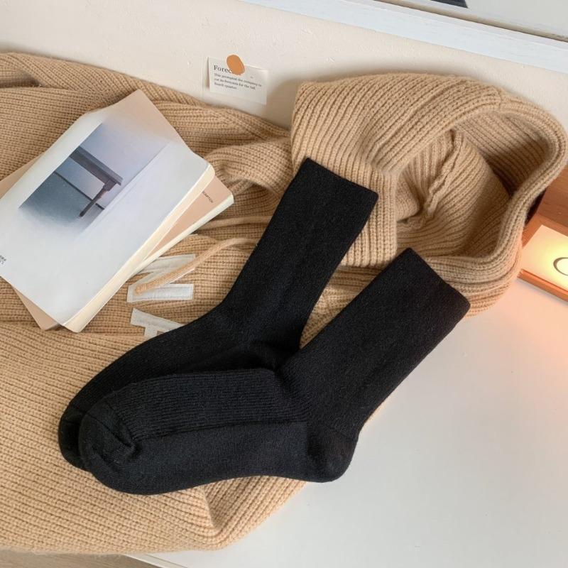 Women s Double-needle Anti-pilling Wool Socks, Ultra-thin Strips for Warm Autumn and Winter, Thickened Women s Mid-calf Socks, Solid Color Pile Socks 1 pair чорний
Women s Double-needle Anti-pilling Wool Socks, Ultra-thin Strips for Warm Autumn and Winter, Thickened Women s Mid-calf Socks, Solid Color Pile Socks 1 pair чорний