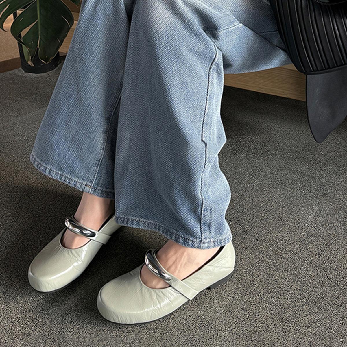 Версия из овчины~ туфли Мэри Джейн с ретро металлической пряжкой, с круглым носком и неглубоким вырезом, женские универсальные туфли на плоской подошве, туфли бабушки 40
Версия из овчины~ туфли Мэри Джейн с ретро металлической пряжкой, с круглым носком и неглубоким вырезом, женские универсальные туфли на плоской подошве, туфли бабушки 40