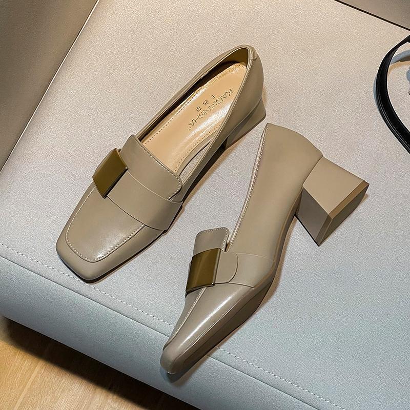 Французские туфли на толстом квадратном каблуке, женские зимние туфли из кожи в британском стиле, ретро-лоферы из мягкой кожи на высоком каблуке 39 хаки
Французские туфли на толстом квадратном каблуке, женские зимние туфли из кожи в британском стиле, ретро-лоферы из мягкой кожи на высоком каблуке 39 хаки