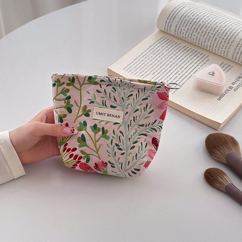 Large Capacity Fresh Style Portable Makeup and Skincare Bag
Large Capacity Fresh Style Portable Makeup and Skincare Bag