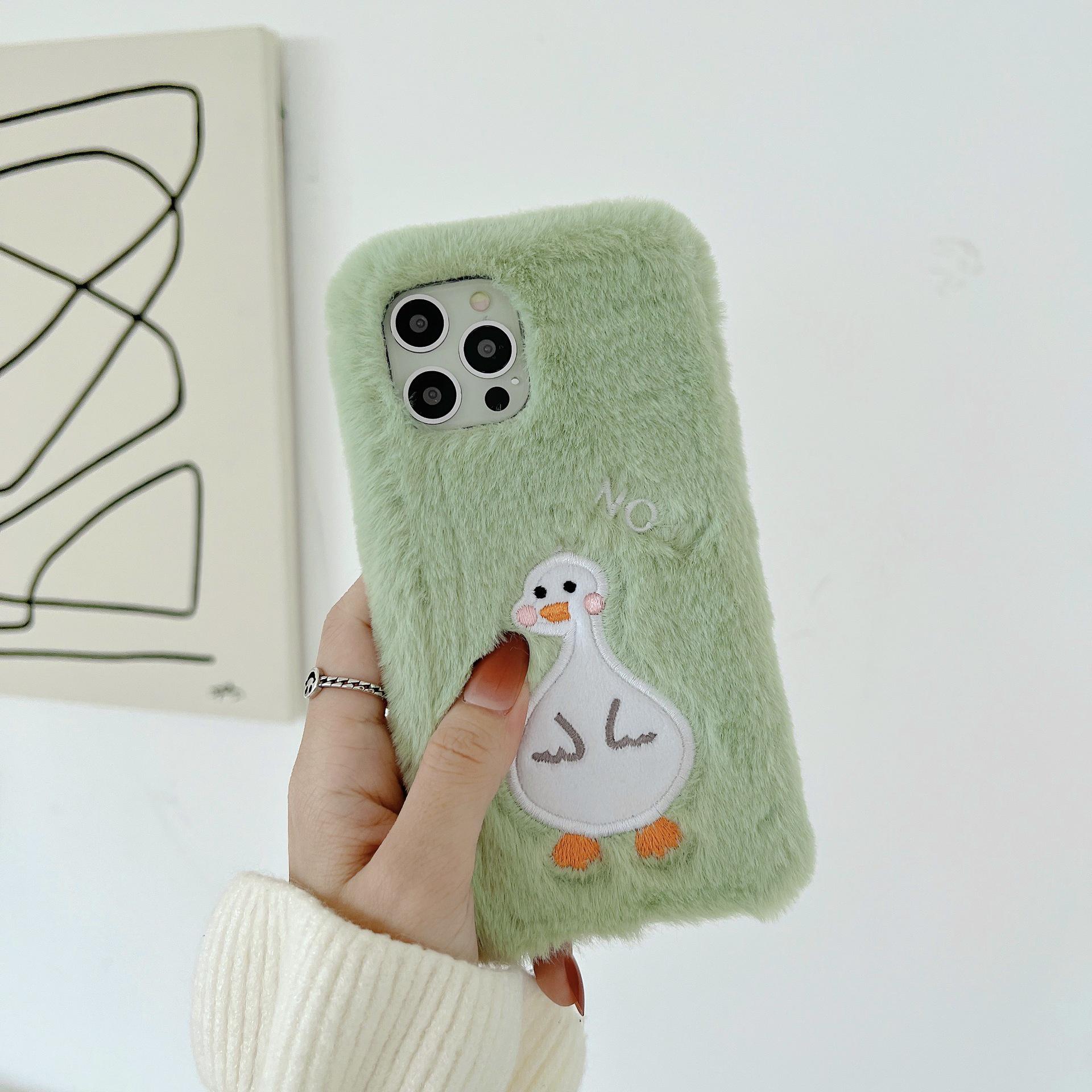 Autumn Winter Cute Plush Embroidered Goose Phone Case for iPhone 13/14/15 Pro Max iPhone 16 Plus зелёный
Autumn Winter Cute Plush Embroidered Goose Phone Case for iPhone 13/14/15 Pro Max iPhone 16 Plus зелёный