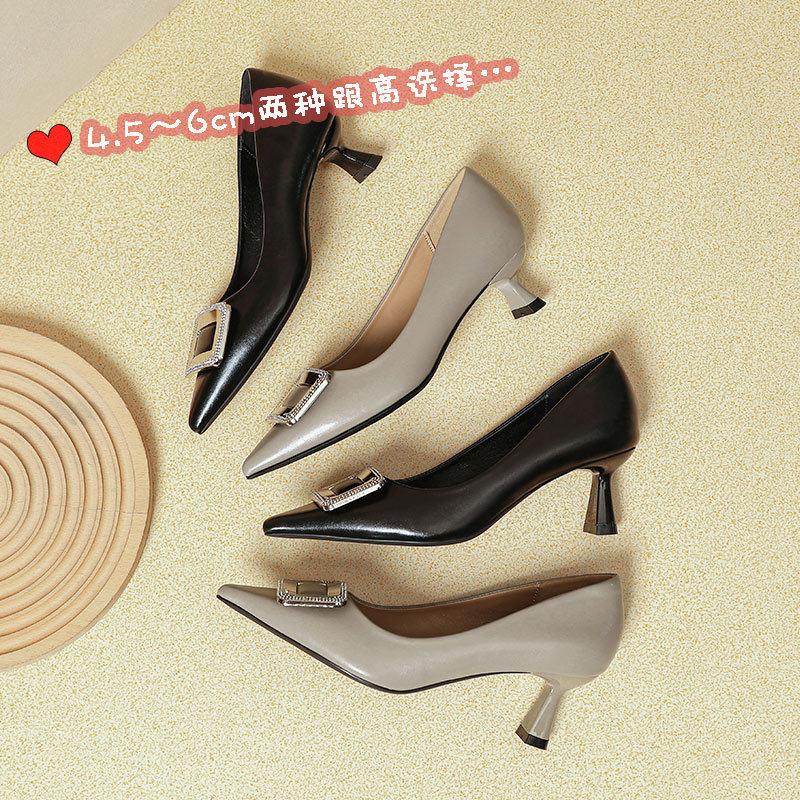 Black temperament pointed high heels women s thin heels new women s shoes rhinestone square buckle light mouth single shoes 40
Black temperament pointed high heels women s thin heels new women s shoes rhinestone square buckle light mouth single shoes 40