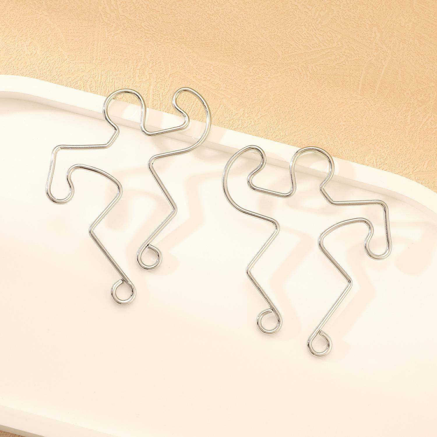 Нови надходження Мода Креативність Смішний Гумор Порожниста Спортивна Фігурка Незвичайні Сережки Для Жінок 1 pair срібний
Нови надходження Мода Креативність Смішний Гумор Порожниста Спортивна Фігурка Незвичайні Сережки Для Жінок 1 pair срібний