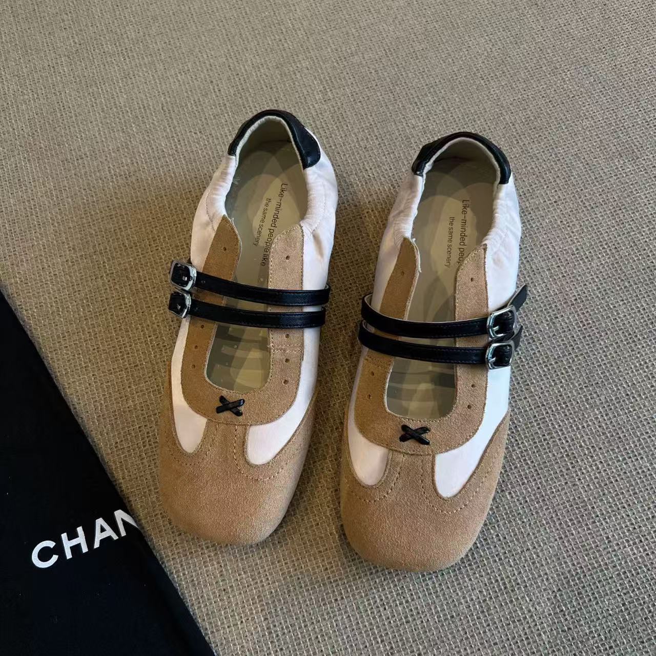 Cowhide version~ Double one-word buckle comfortable square head leather women s flat bottom color matching casual sports style single shoes 35
Cowhide version~ Double one-word buckle comfortable square head leather women s flat bottom color matching casual sports style single shoes 35