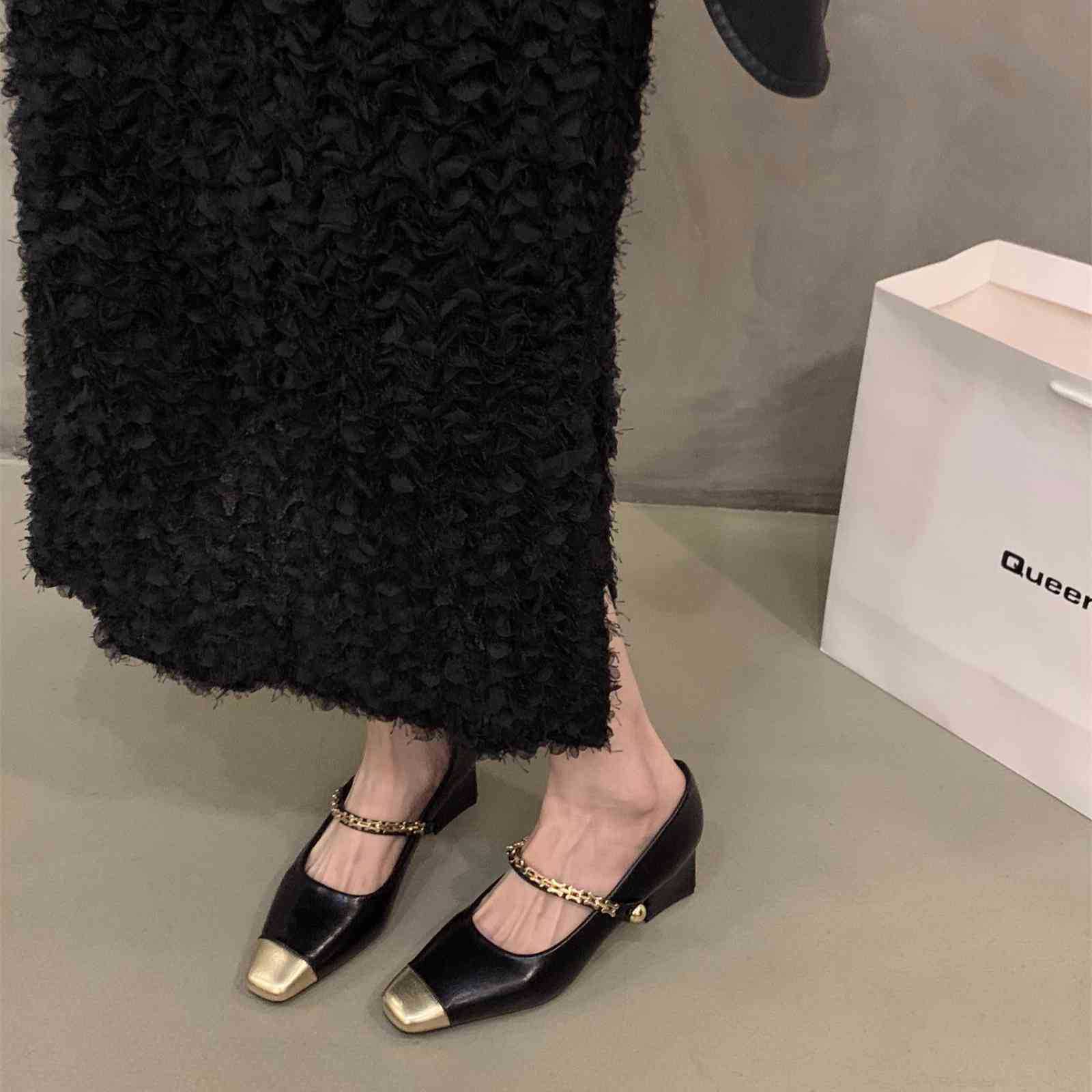 Thick heel square head Mary Jane single shoes women s shoes 2025 new spring and autumn temperament shoes 40 бежевий
Thick heel square head Mary Jane single shoes women s shoes 2025 new spring and autumn temperament shoes 40 бежевий