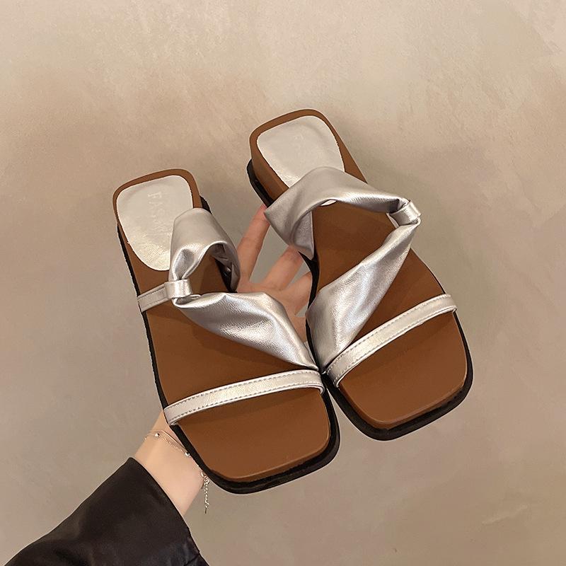 Fashion Versatile Niche Design Flat Heel Sandals Small Sandals Spring and Summer Women s Shoes Open Toe Square Head Low Heel Cool Slippers 35
Fashion Versatile Niche Design Flat Heel Sandals Small Sandals Spring and Summer Women s Shoes Open Toe Square Head Low Heel Cool Slippers 35