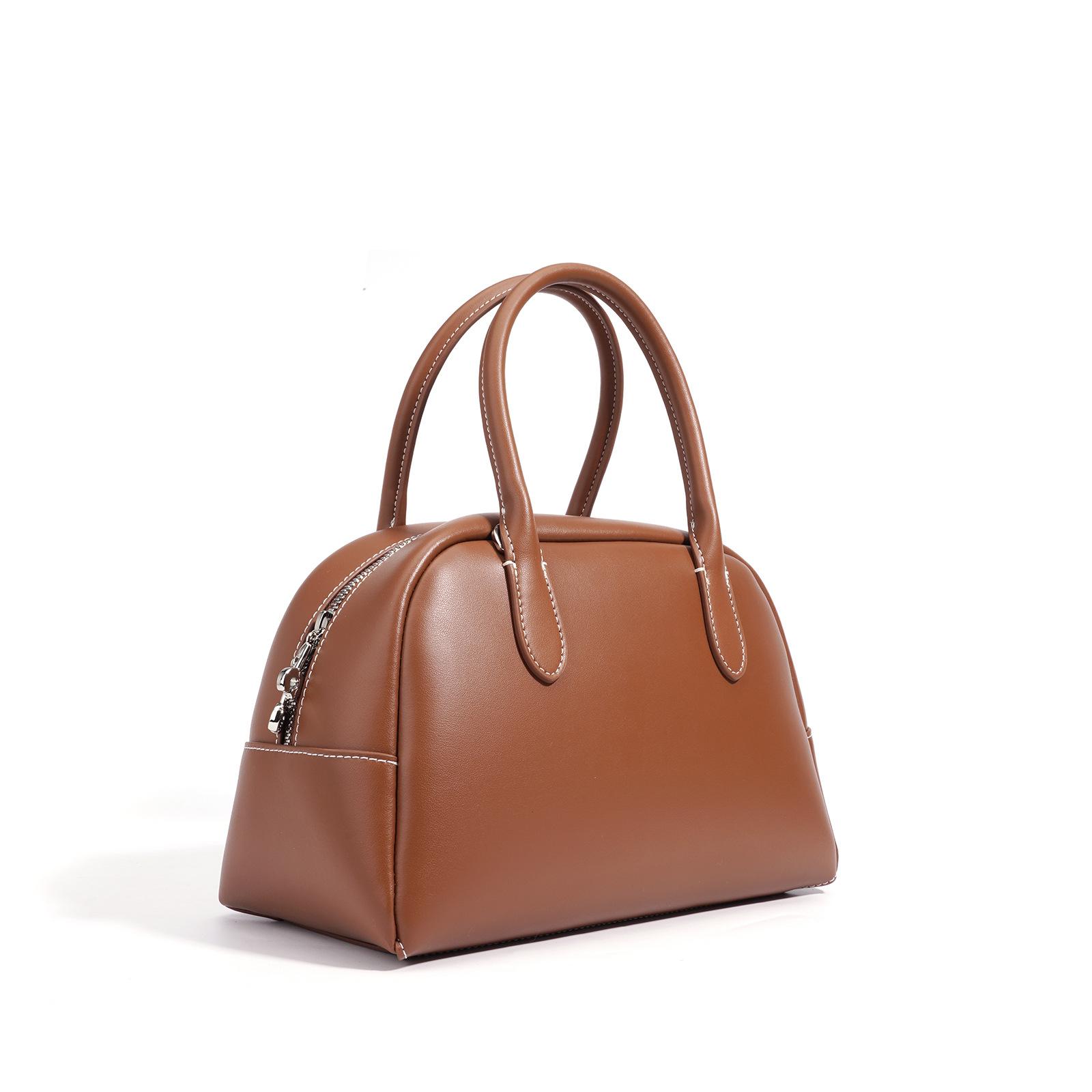 2025 new shoulder bag niche design style handbag leather women s simple texture commuter hand carry
2025 new shoulder bag niche design style handbag leather women s simple texture commuter hand carry