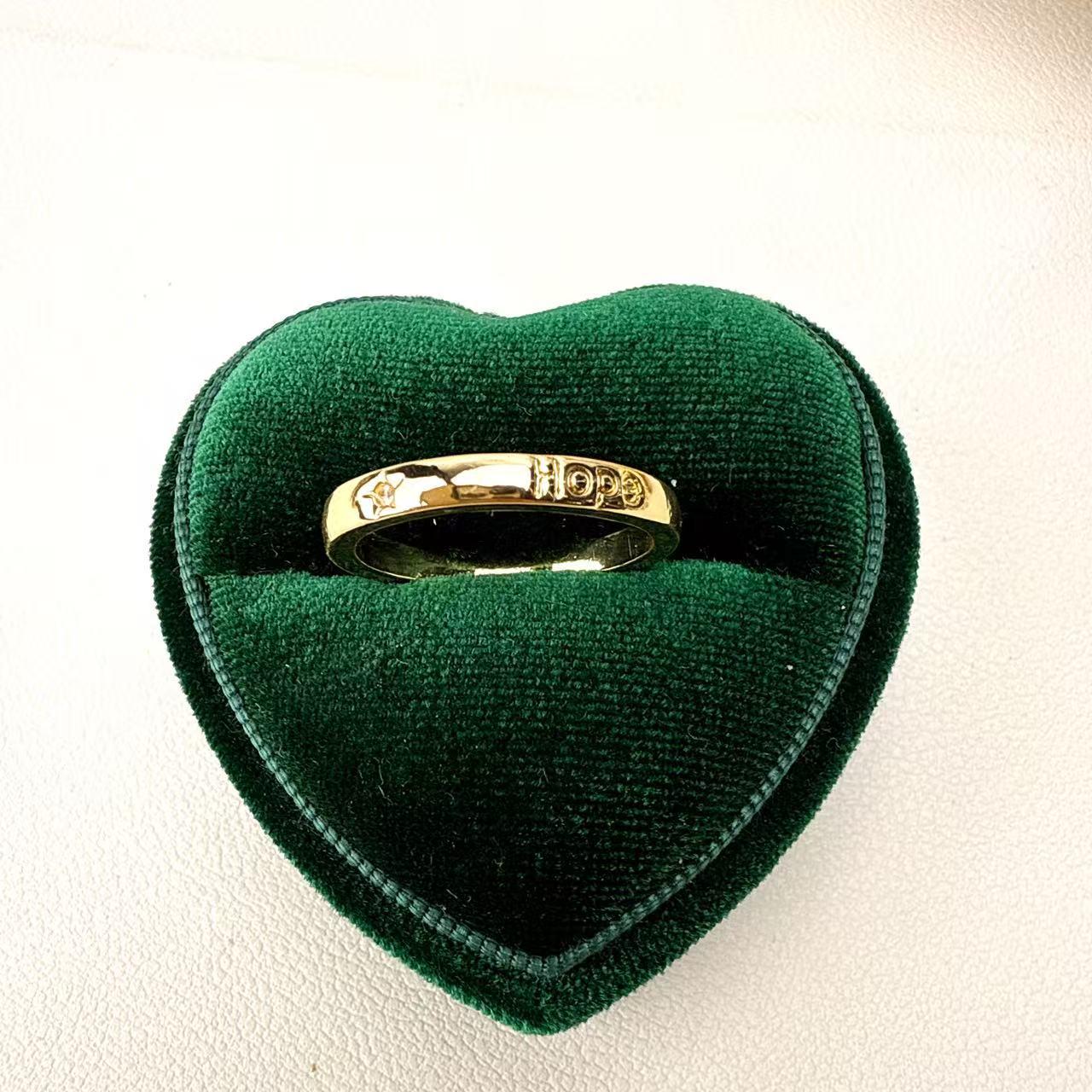 Hope-Engraved Geometric Ring: Trendy, Versatile Hand Jewelry for Women золотой
Hope-Engraved Geometric Ring: Trendy, Versatile Hand Jewelry for Women золотой