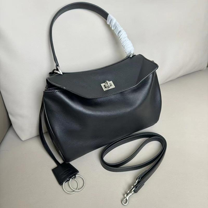 REDEO genuine leather women s bag new niche handbag high texture soft cowhide commuter underarm messenger bag wholesale Small 29cm
REDEO genuine leather women s bag new niche handbag high texture soft cowhide commuter underarm messenger bag wholesale Small 29cm