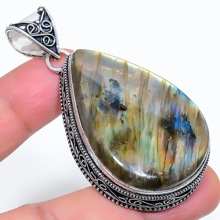 Винтажная подвеска ручной работы с драгоценным камнем Лабрадорит в этническом стиле 2,44 дюйма VR-2680
Винтажная подвеска ручной работы с драгоценным камнем Лабрадорит в этническом стиле 2,44 дюйма VR-2680