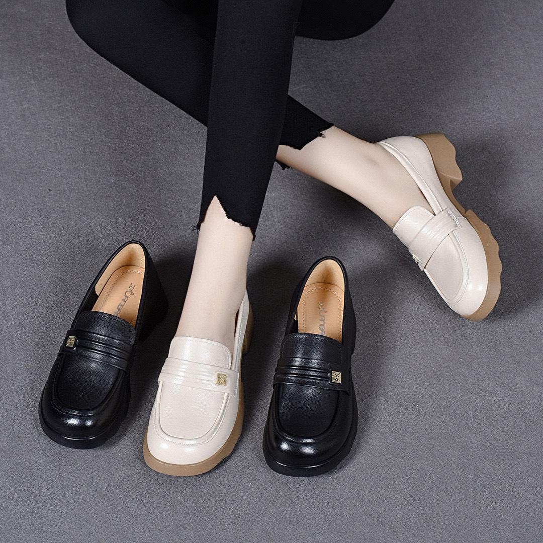 Small leather shoes women s 2024 autumn round head shallow mouth flat shoes college style one-pedal loafers first layer cowhide casual shoes 41 бежевий
Small leather shoes women s 2024 autumn round head shallow mouth flat shoes college style one-pedal loafers first layer cowhide casual shoes 41 бежевий